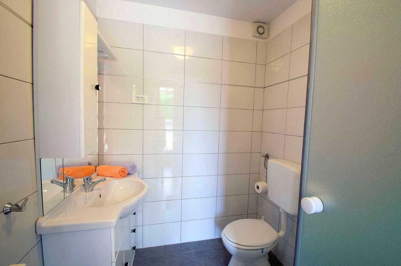 Apartment Dva Oriha Funtana Luaran gambar