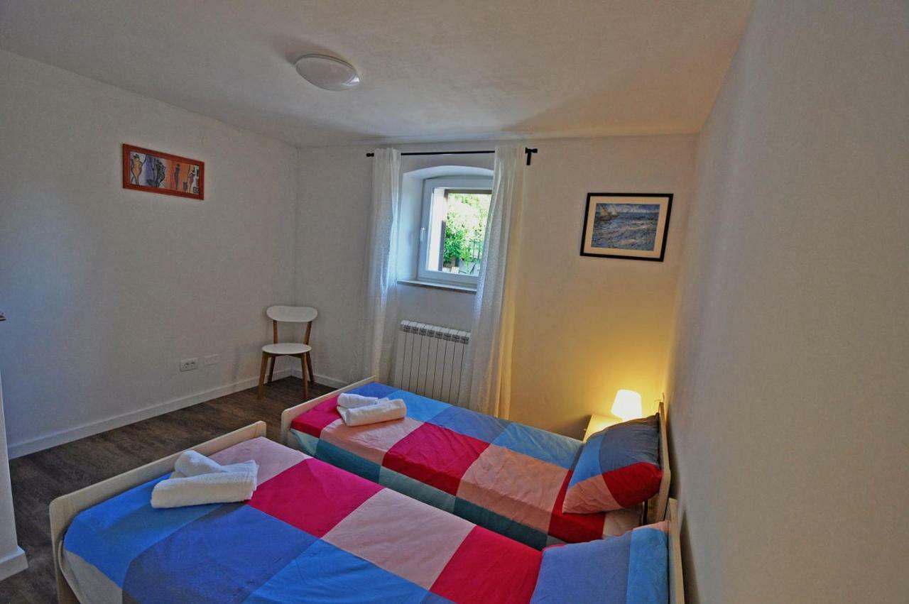Apartment Dva Oriha Funtana Luaran gambar